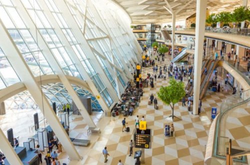 Венгерская авиакомпания Wizz Air анонсировала рейсы из Баку