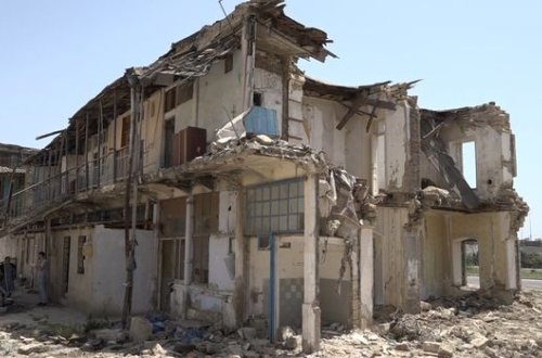 Bakıda bir əsrlik yaşayış binası sökülür - VİDEO