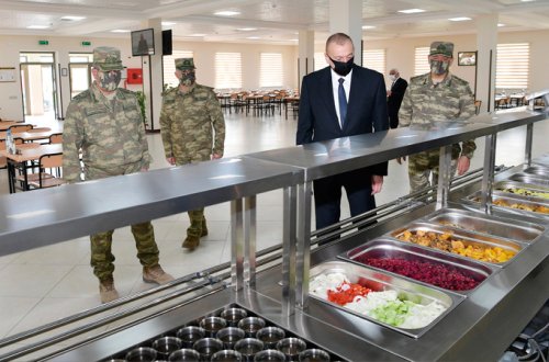 İndi əsgər yeməkxanalarında yemək nazirin tapşırığına əsasən hazırlanır, əvvəl isə...