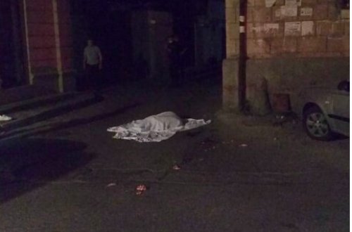 Bakıda tələbə qız intihar etdi - FOTO