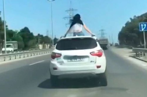 Bakı-Sumqayıt yolunda qız avtomobildə görün nə etdi... - VİDEO