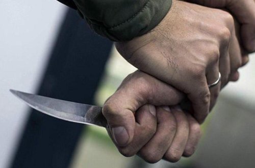 Qohumlar arasında qanlı dava: cinsiyyət orqanını və əlini kəsdi