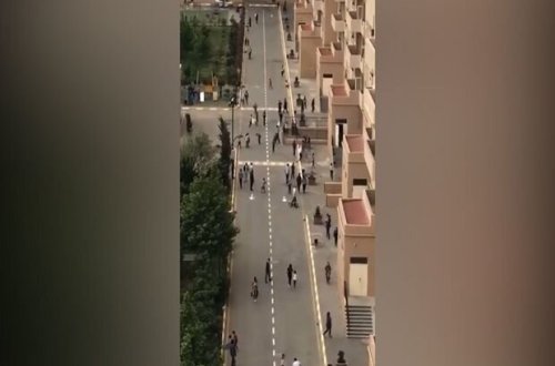 Bakıda tragikomik hadisə: Evdən çıxmaq qadağasını kütləvi şəkildə pozan sakinlərə polis müdaxiləsi - VİDEO