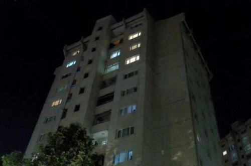 Uşağını 11-ci mərtəbədən atmaq istədi, ərini bıçaqladı - DƏHŞƏTLİ HADİSƏ