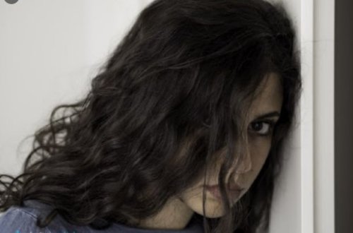 'Gecəni birgə keçirdiyim yaşlı kişini səhər televizorda görəndə şoka düşdüm'