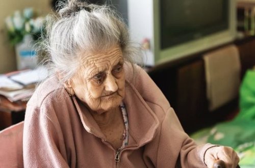 Britaniyada qorxunc mənzərə: Evlərdən yaşlı insanların çürümüş cəsədləri tapılır