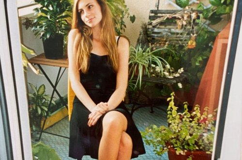 Əvvəllər arıq olduğuna görə oğlanlar baxmırdı, indi də sinəsi böyükdür deyə tək qalıb - FOTO