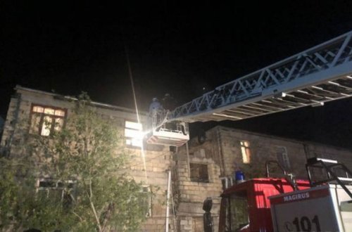 Sumqayıtda uçan binada məskunlaşmış məcburi köçkünlər yeni binaya köçürüləcək - RƏSMİ