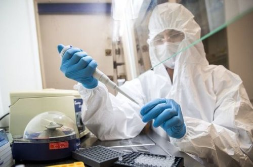 Azərbaycanlı şair koronavirusa yoluxdu - FOTO