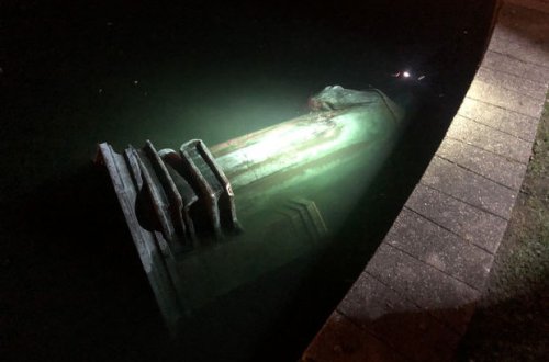 ABŞ-da etirazçılar Kolumbun heykəlini uçurdular - VİDEO