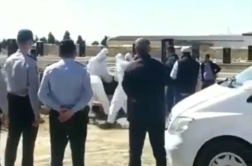 Azərbaycanda koronavirusdan ölən şəxsin dəfn görüntüləri - VİDEO