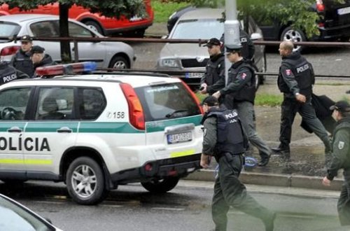 Slovakiyada məktəbə silahlı hücum: Ölənlər var