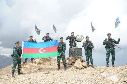 Azərbaycanda generallar “Heydər Əliyev zirvəsi”ni fəth etdilər - FOTO/VİDEO