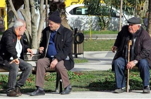 65 yaşdan yuxarı insanların yenidən çölə çıxmasına qadağa qoyulur?-AÇIQLAMA