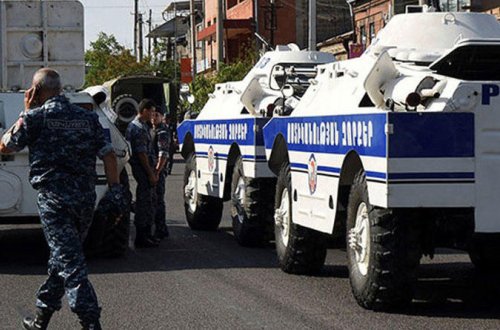 Ermənistanda etiraz aksiyasında 150-dən çox şəxs saxlanılıb