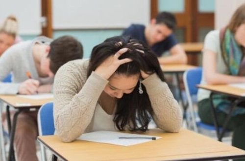 Qızdırması olan 4 şagird imtahana buraxılmadı, 3-ü zala telefon keçirdi