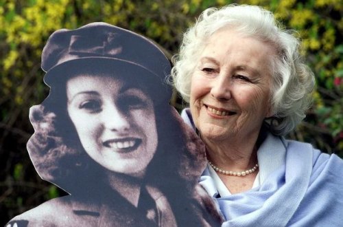 Умерла 103-летняя певица Вера Линн