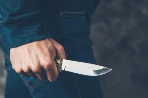 Bakıda gənc boğazından bıçaqlandı