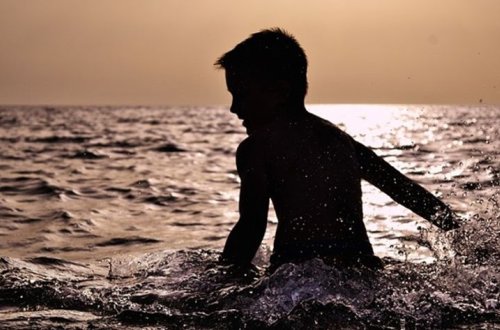 DƏHŞƏTLİ HADİSƏ: çayda boğulan 1 nəfəri xilas etmək istəyən 7 uşaq öldü