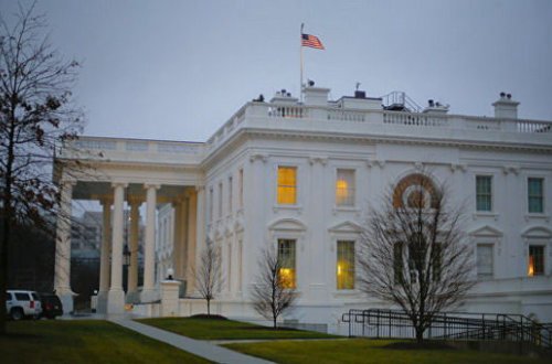 Белый дом готовится к новой вспышке коронавируса осенью