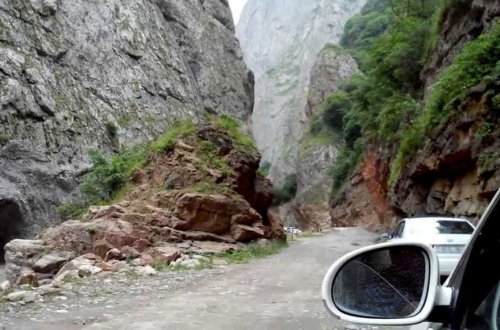 На дороге Губа-Хыналыг произошел камнепад