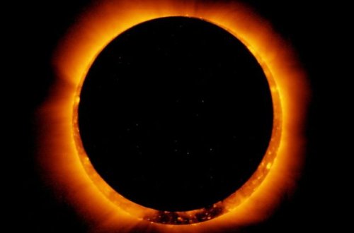 Tam Günəş tutulması kosmosdan nümayiş olundu - FOTO