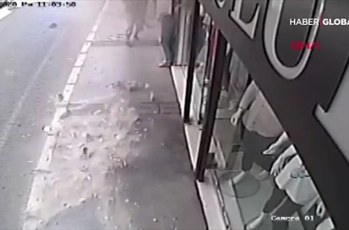 Bir addım gecikməklə ölümdən xilas oldu – VİDEO