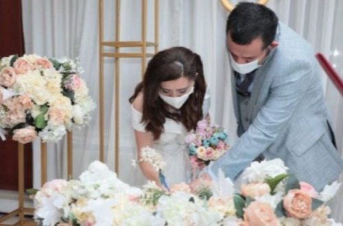 В Азербайджане влюбленные получили SMS-разрешение и поженились – ВИДЕО