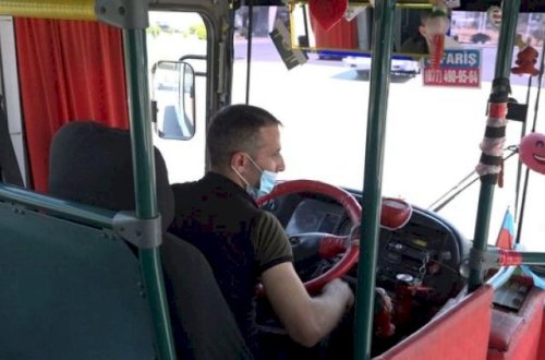 Почему в салонах большинства автобусов и такси до сих пор нет прозрачных перегородок? - ВИДЕО