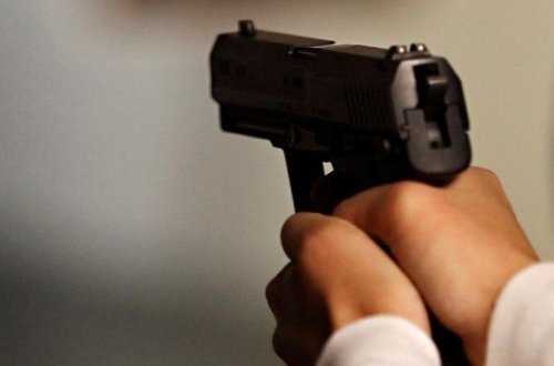 Впавший в депрессию из-за коронавируса мужчина убил жену и сына - ФОТО