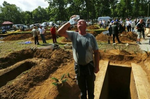 Rusiyada sürətli qəbirqazma yarışı keçiriləcək - VİDEO