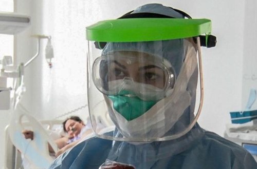 “Dözə bilmirik, cavan adamlar gözümüzün önündə ölür” - HƏKİMLƏR HƏYƏCAN TƏBİLİ ÇALIR - VİDEO