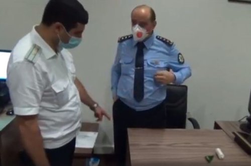 Azərbaycanda vəzifəli şəxsin cinayət başında yaxalanma görüntüləri - ANBAAN VİDEO