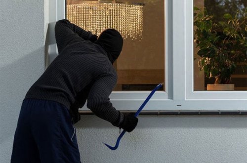 Bakıda gənc qızın kirayə qaldığı ev qarət edildi