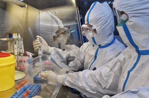 Alimlər koronavirusu 25 saniyəyə məhv etməyin yolunu tapdı