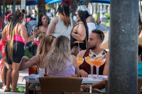 Ötən gün 9000 nəfərdə koronavirus aşkarlandı, çimərliklər və barlar bağlandı - FOTO