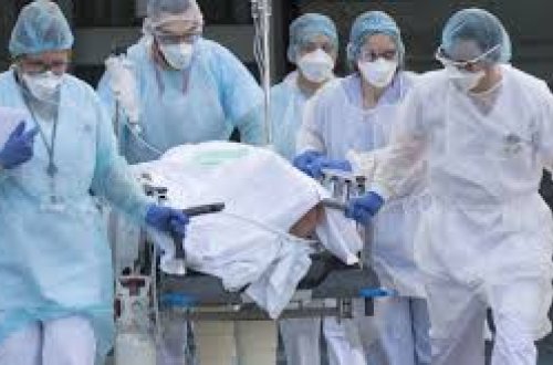 Koronavirusa inananlar, inanmayanlar üçün - Bakıdakı xəstəxanadan görüntülər - VİDEO