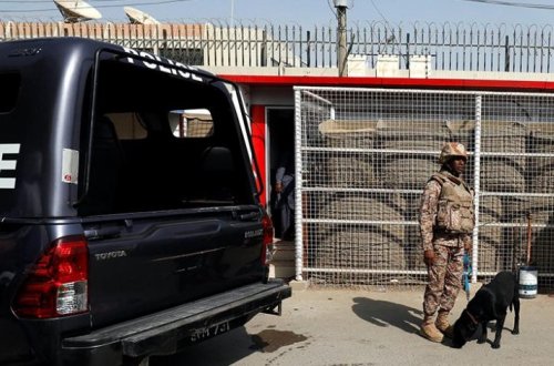 Вооруженные люди напали на здание фондовой биржи в Пакистане