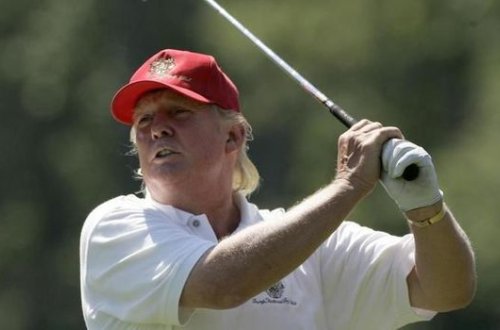 Трамп отправился играть в гольф во время беспорядков в США