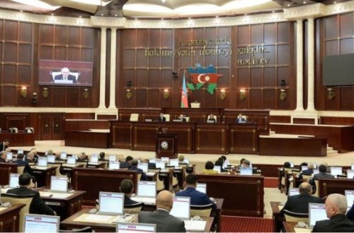 Deputatlar tətilə çıxırlar, onlara 2 aylıq vəzifə maaşları məbləğində müavinət ödəniləcək