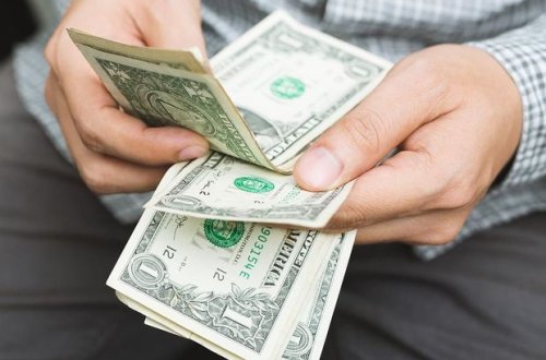 Dollar alışı kəskin azalıb – Aylar üzrə statistika açıqlandı