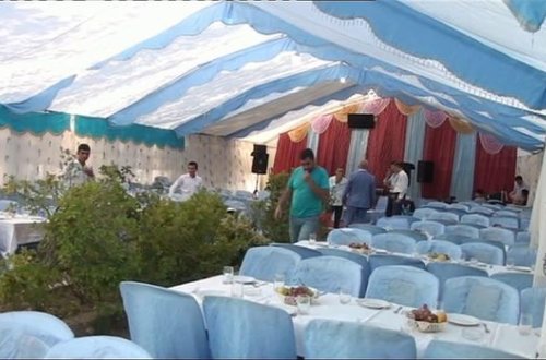 Azərbaycanda oğluna toy etmək istəyən ata həbs olundu, qonaqlar cərimələndi - FOTO