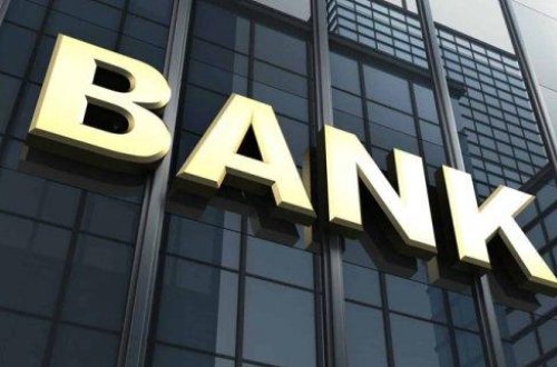 Bağlanan bankların əmanətçiləri fəryad edir: 