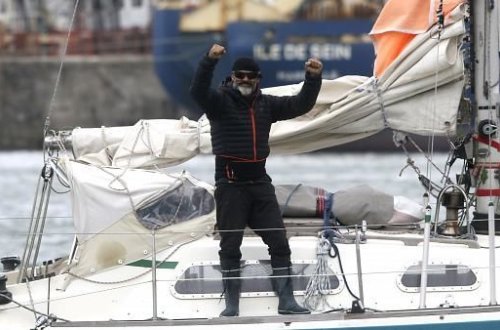 Коронавирус заставил мужчину в одиночку переплыть океан ради встречи с отцом