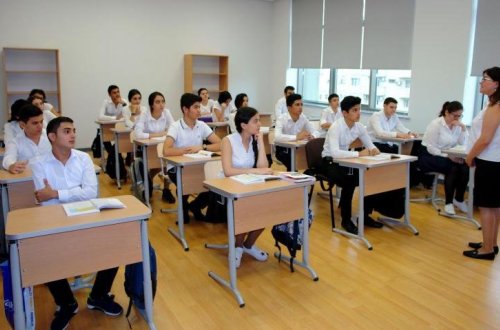 11-ci sinif buraxılış imtahanında yüksək nəticə göstərən məktəblər açıqlanıb