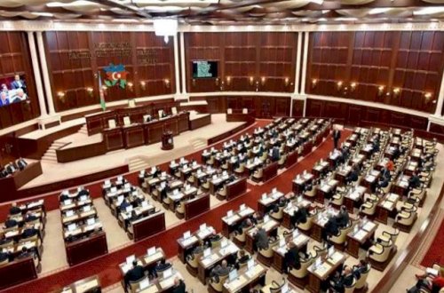 “Azərsu” rəhbəri parlamentə gəldi - Su qıtlığı müzakirə olunur