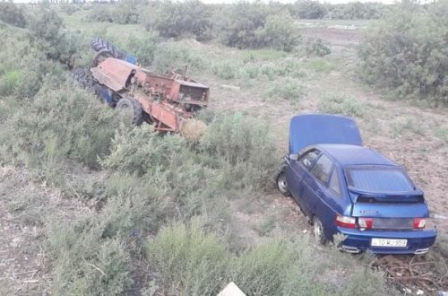 В Кюрдамире автомобиль столкнулся с трактором
