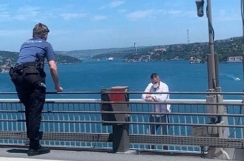 İntihar etməyə maskayla getdi, cavabı gülüş doğurdu - FOTO