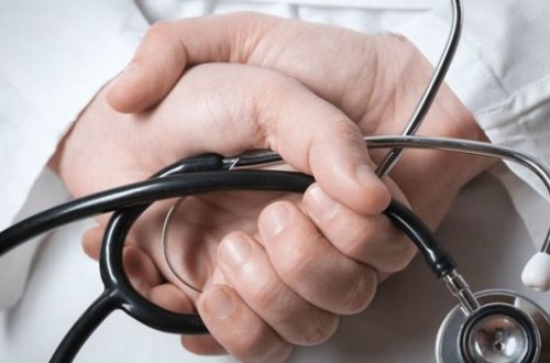 Azərbaycanda baş həkimin oğlu iki qadının ölümünə səbəb oldu