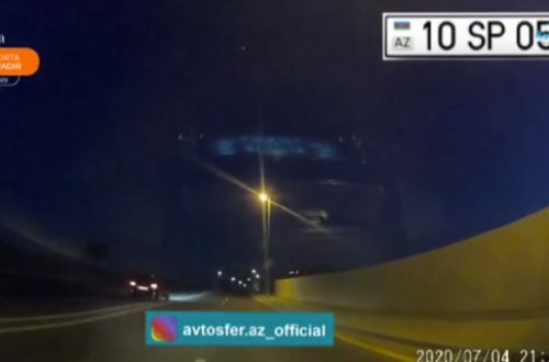 Bakıda yerə-göyə sığmayan sürücü boş yolu qoyub 